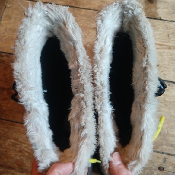 Sorel winter boots size 7 - Picture 2 of 4